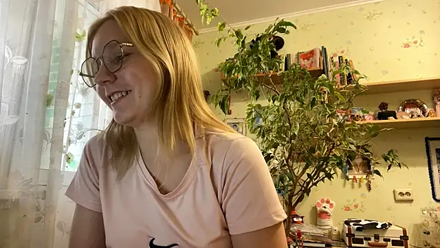 Snapshot of xX_Looola_Xx chatting on October 10, 2025, 11:11 am xX Looola Xx online show from October 10, 2025, 11:11 am