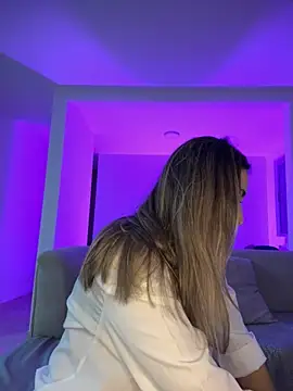 Mariana gom online show from November 28, 2025, 4:12 am