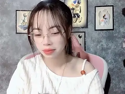 Snapshot of Ellie039 chatting on October 31, 2025, 9:54 pm Ellie039 online show from October 31, 2025, 9:54 pm