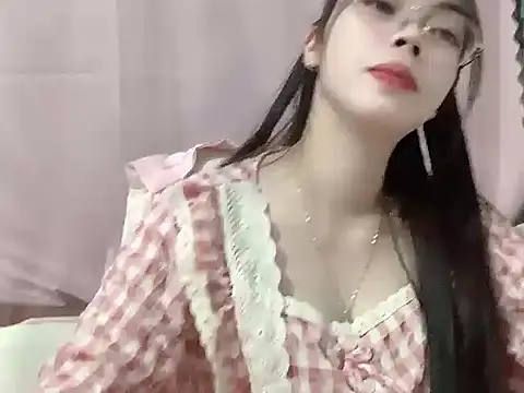 Snapshot of Ellie039 chatting on October 25, 2025, 5:57 pm Ellie039 online show from October 25, 2025, 5:57 pm