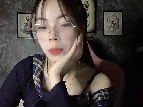 Snapshot of Ellie039 chatting on October 23, 2025, 10:14 am Ellie039 online show from October 23, 2025, 10:14 am