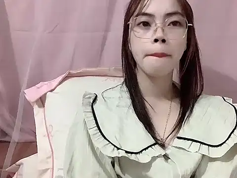 Snapshot of Ellie039 chatting on October 8, 2025, 5:46 pm Ellie039 online show from October 8, 2025, 5:46 pm