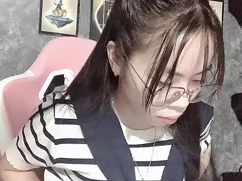 Snapshot of Ellie039 chatting on October 13, 2025, 4:08 pm Ellie039 online show from October 13, 2025, 4:08 pm