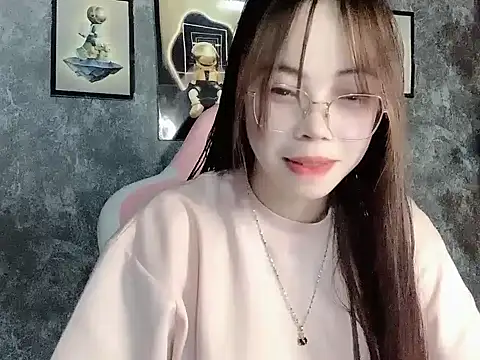 Snapshot of Ellie039 chatting on October 6, 2025, 11:00 am Ellie039 online show from October 6, 2025, 11:00 am