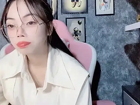 Snapshot of Ellie039 chatting on November 10, 2025, 5:29 pm Ellie039 online show from November 10, 2025, 5:29 pm