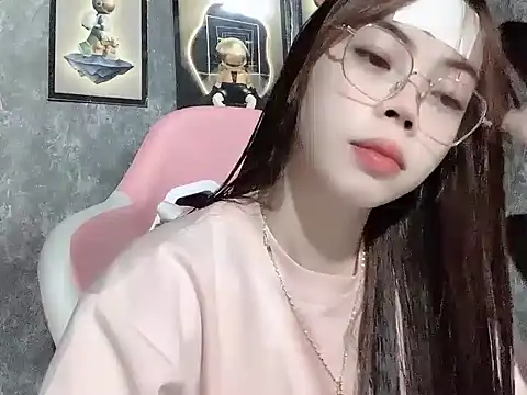 Snapshot of Ellie039 chatting on October 1, 2025, 10:52 am Ellie039 online show from October 1, 2025, 10:52 am