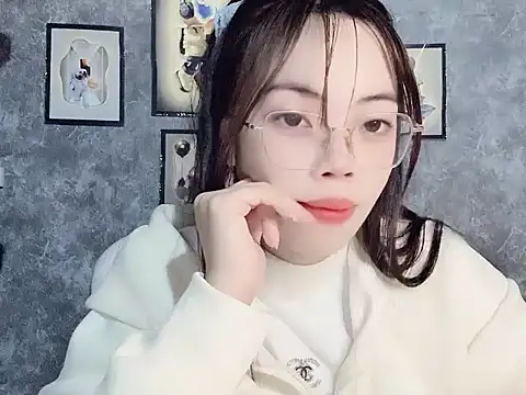 Snapshot of Ellie039 chatting on November 15, 2025, 10:47 pm Ellie039 online show from November 15, 2025, 10:47 pm