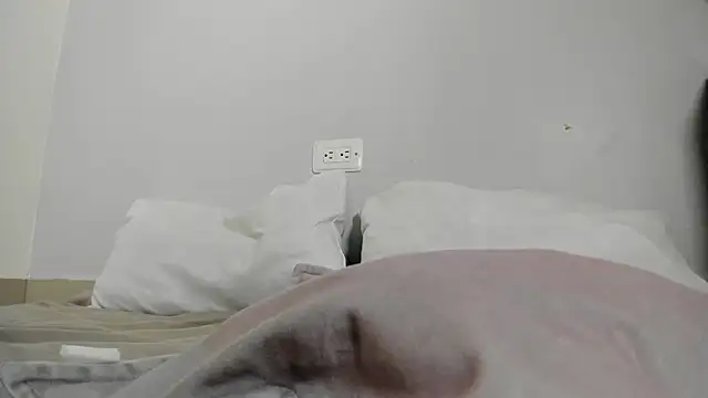 Snapshot of annalise_goerts chatting on November 15, 2025, 12:53 pm annalise goerts online show from November 15, 2025, 12:53 pm