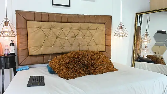 hannarose1208 online show from October 15, 2025, 2:36 pm