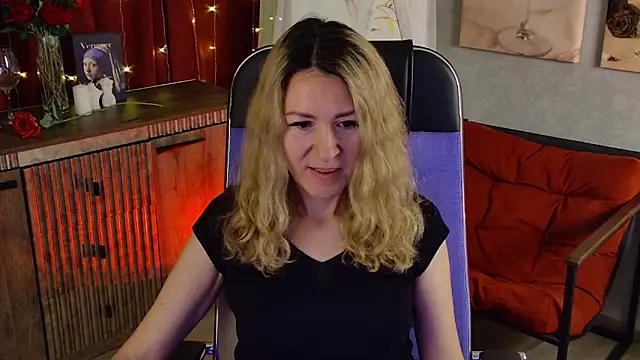 DonnaSmitth online show from May 12, 2026, 6:47 pm