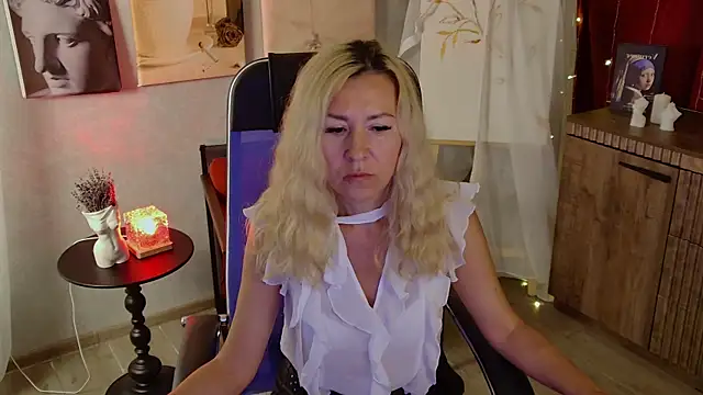 DonnaSmitth online show from July 28, 2026, 9:25 pm