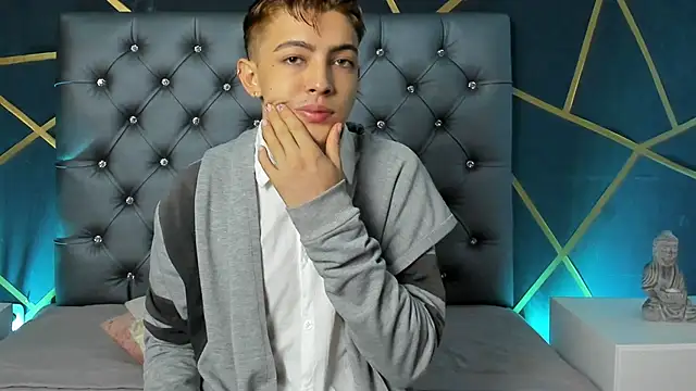 Snapshot of Lian_Miller1_ chatting on October 16, 2025, 12:24 pm Lian Miller1 online show from October 16, 2025, 12:24 pm