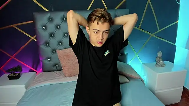 Snapshot of Lian_Miller1_ chatting on October 21, 2025, 12:26 pm Lian Miller1 online show from October 21, 2025, 12:26 pm