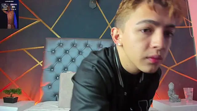 Snapshot of Lian_Miller1_ chatting on October 28, 2025, 12:15 pm Lian Miller1 online show from October 28, 2025, 12:15 pm