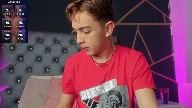 Snapshot of Lian_Miller1_ chatting on October 29, 2025, 12:37 pm Lian Miller1 online show from October 29, 2025, 12:37 pm