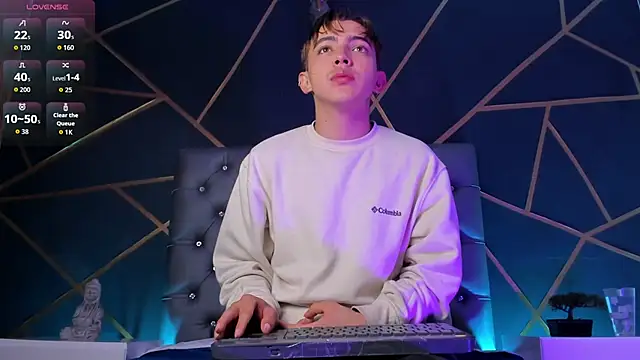 Lian Miller1  online show from January 7, 2026, 12:21 pm