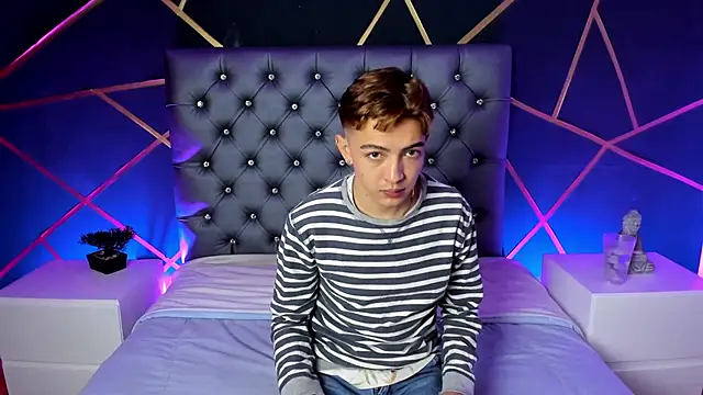 Snapshot of Lian_Miller1_ chatting on October 10, 2025, 12:39 pm Lian Miller1 online show from October 10, 2025, 12:39 pm