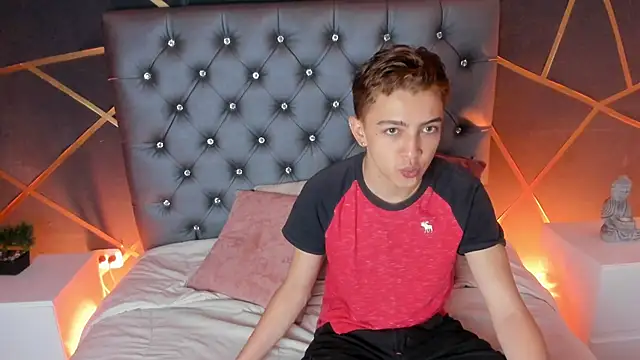 Snapshot of Lian_Miller1_ chatting on October 7, 2025, 1:12 pm Lian Miller1 online show from October 7, 2025, 1:12 pm