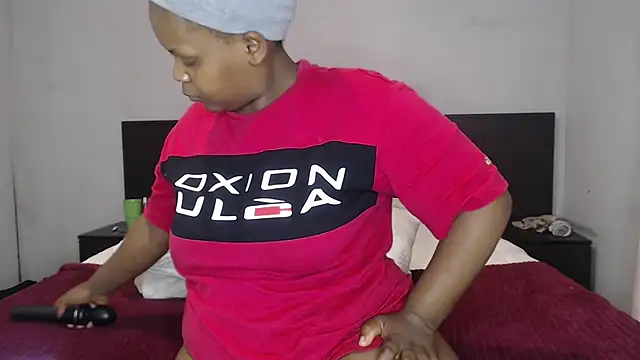 Snapshot of Nastydollx2 chatting on October 19, 2025, 2:03 am Nastydollx2 online show from October 19, 2025, 2:03 am