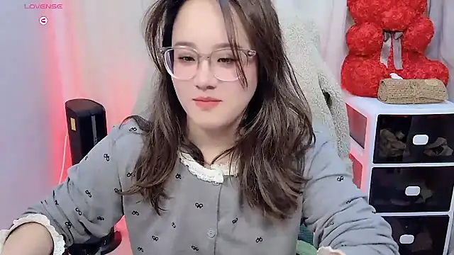 NEWONETO online show from November 14, 2025, 4:10 pm