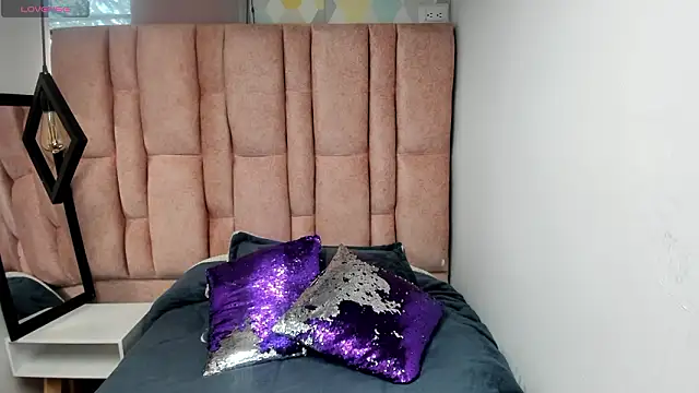 Snapshot of Issa_Milf__ chatting on February 21, 2026, 1:02 pm Issa Milf online show from February 21, 2026, 1:02 pm