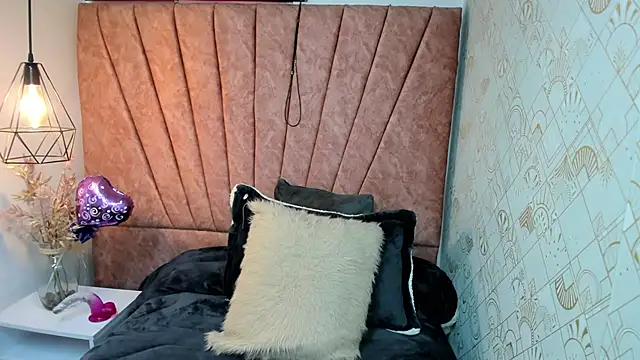 Snapshot of Issa_Milf__ chatting on November 6, 2025, 1:04 pm Issa Milf online show from November 6, 2025, 1:04 pm