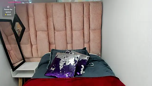 Snapshot of Issa_Milf__ chatting on February 28, 2026, 12:16 pm Issa Milf online show from February 28, 2026, 12:16 pm