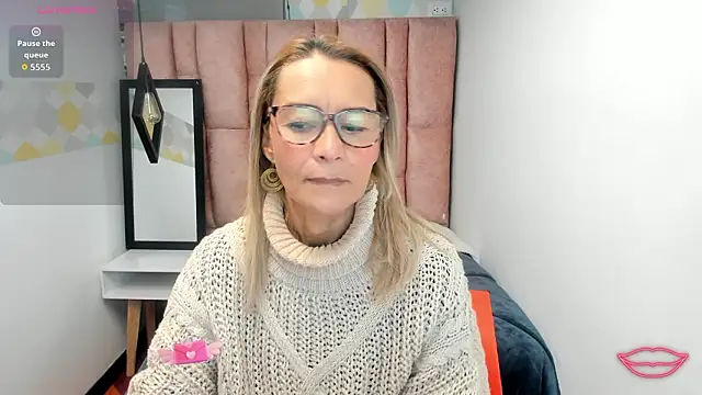 Snapshot of Issa_Milf__ chatting on February 5, 2026, 12:45 pm Issa Milf online show from February 5, 2026, 12:45 pm