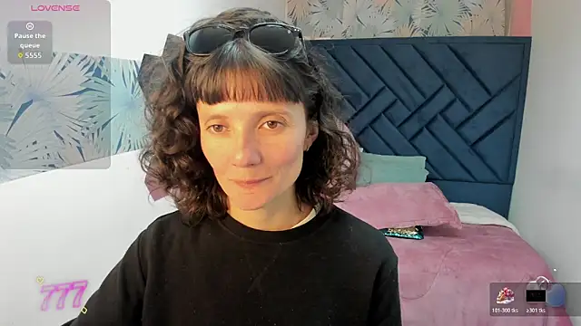 Valery More   online show from June 3, 2026, 2:18 pm