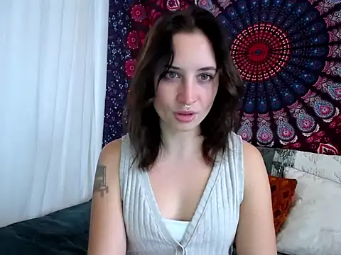 Snapshot of AdalynKiss chatting on October 28, 2025, 1:10 pm AdalynKiss online show from October 28, 2025, 1:10 pm