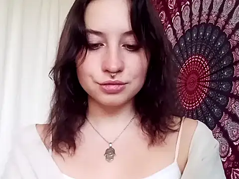 Snapshot of AdalynKiss chatting on October 20, 2025, 6:37 am AdalynKiss online show from October 20, 2025, 6:37 am