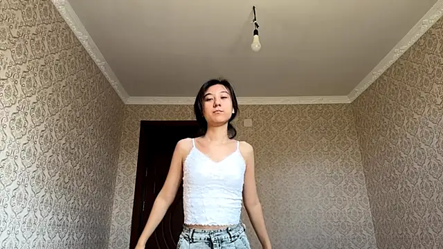 Snapshot of AdrienLanson chatting on October 29, 2025, 7:07 am AdrienLanson online show from October 29, 2025, 7:07 am