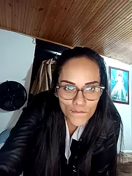 Snapshot of QueenBDSM chatting on October 22, 2025, 12:32 am QueenBDSM online show from October 22, 2025, 12:32 am