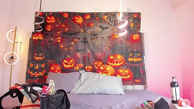 Misaki Kai online show from October 28, 2025, 2:56 am