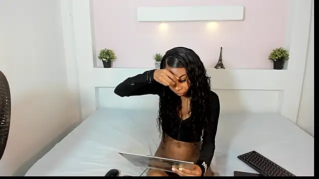 Snapshot of ZaraBlaze22 chatting on October 16, 2025, 12:24 pm ZaraBlaze22 online show from October 16, 2025, 12:24 pm