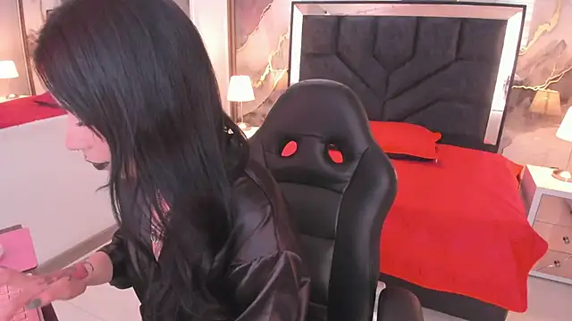 SusanVilla online show from February 18, 2026, 7:54 pm