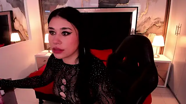 SusanVilla online show from December 2, 2025, 8:10 pm