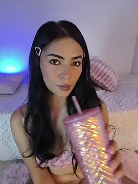 Snapshot of In-Ur-dreams chatting on November 7, 2025, 10:46 pm In-Ur-dreams online show from November 7, 2025, 10:46 pm