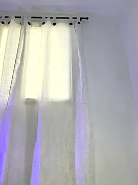 Snapshot of In-Ur-dreams chatting on October 6, 2025, 8:20 pm In-Ur-dreams online show from October 6, 2025, 8:20 pm