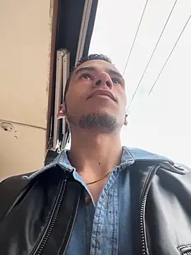 wiland hot23 online show from October 17, 2025, 6:32 pm