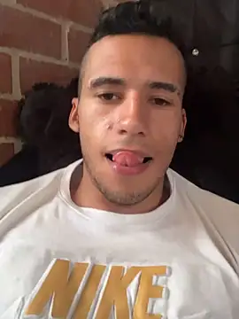 wiland hot23 online show from October 12, 2025, 3:57 pm