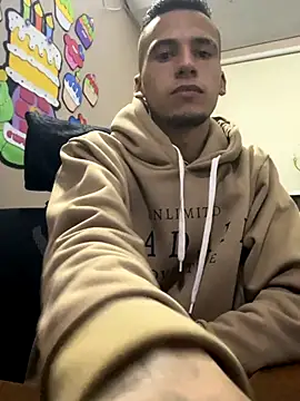 wiland hot23 online show from November 13, 2025, 6:39 am