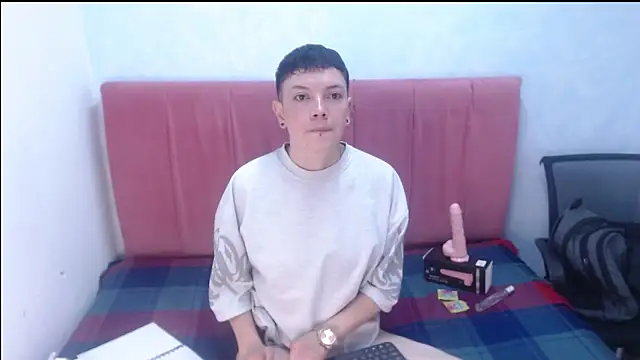 alexmadisoncm101 online show from November 11, 2025, 7:08 pm