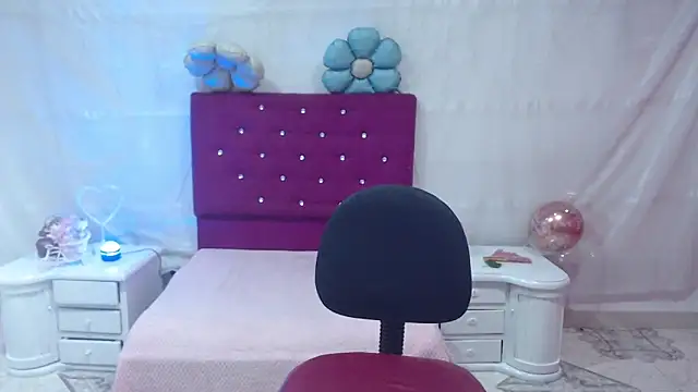 Snapshot of SaharaJohson chatting on October 20, 2025, 2:02 am SaharaJohson online show from October 20, 2025, 2:02 am