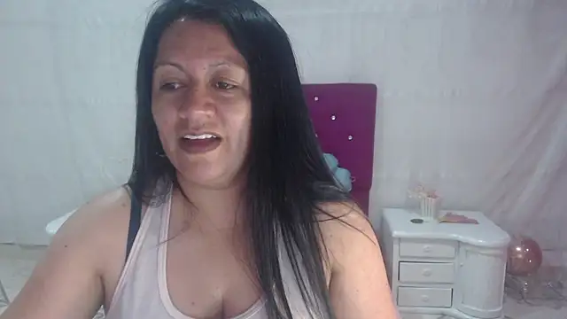 Snapshot of SaharaJohson chatting on October 27, 2025, 3:29 am SaharaJohson online show from October 27, 2025, 3:29 am