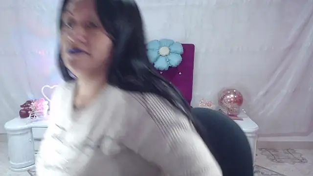 Snapshot of SaharaJohson chatting on October 21, 2025, 3:50 am SaharaJohson online show from October 21, 2025, 3:50 am