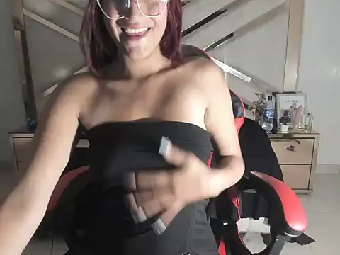 NathaliaRoosRs online show from September 28, 2025, 7:54 pm