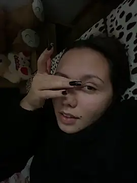 CamillaHessel online show from November 19, 2025, 1:33 pm