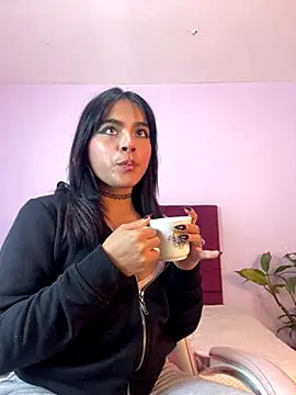 Veeronica  online show from October 14, 2025, 9:25 pm