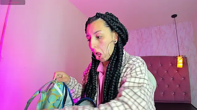 Iris  77 online show from November 25, 2025, 11:10 am